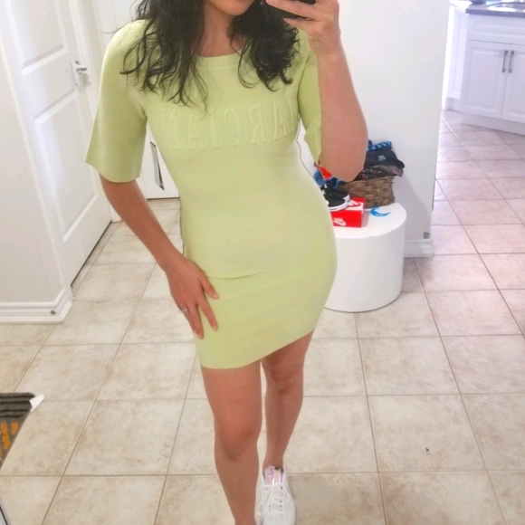 Marciano Dresses & Skirts - NWT Marciano Logo Dress